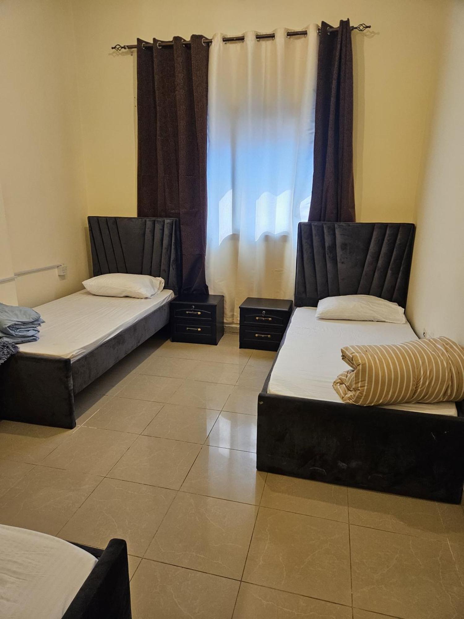 Paradiso Backpackers Nest Abu Dhabi Bagian luar foto