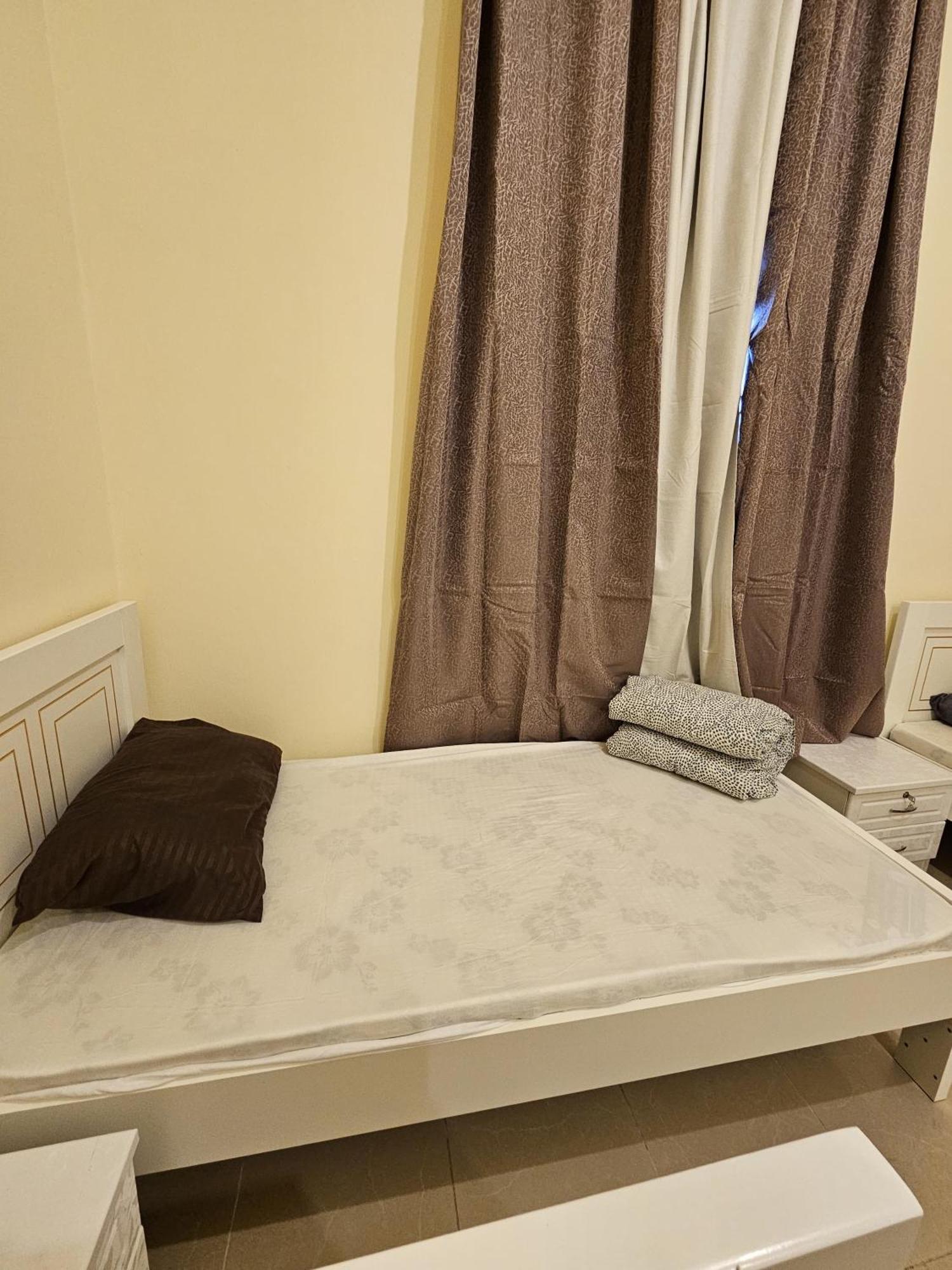 Paradiso Backpackers Nest Abu Dhabi Bagian luar foto