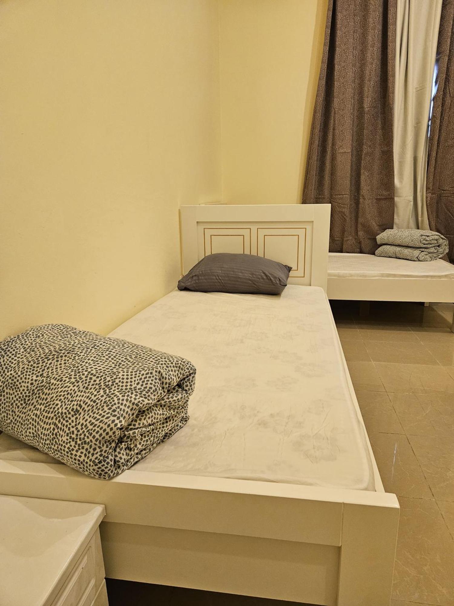 Paradiso Backpackers Nest Abu Dhabi Bagian luar foto
